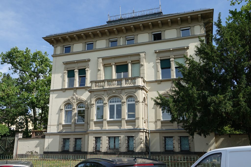 Ihr Immobilienmakler für Hochheim: die Villa des ersten Sektfabrikanten des Rheingaus