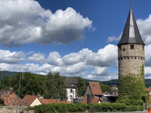 Ihr Immobilienmakler für Bad Homburg: Rekonstruktion des Hexenturm aus dem 14. Jahrhundert