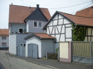 Ihr Immobilienmakler für Glashütten Schloßborn: Wohnhaus mit Scheune und Garage