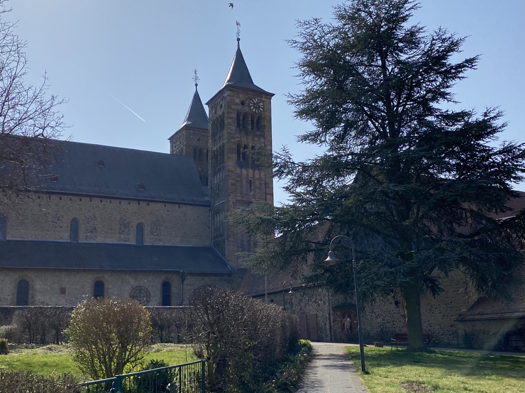Ihr Immobilienmakler für Niddatal Ilbenstadt: Basilika mit Kloster