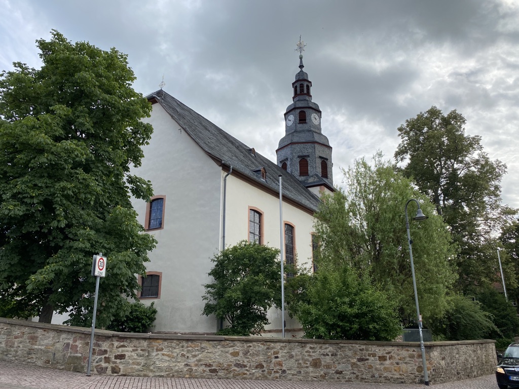 Ihr Immobilienmakler für Rosbach: Evangelische Kirche Ober-Rosbach