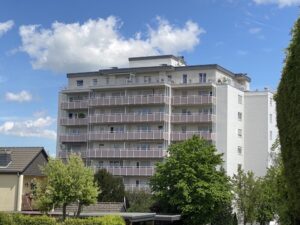 Ihr Immobilienmakler für Neu-Anspach: Helles Hochhaus aus den 1970ern